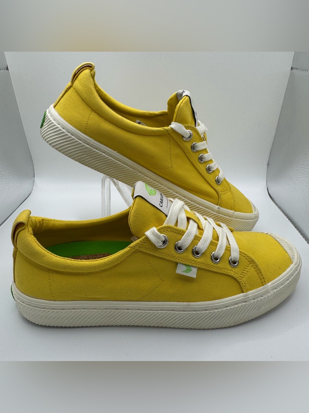 Cariuma Oca Low Canvas Sneakers Womens Size 8.5 Yellow Sustainable Skate Shoes